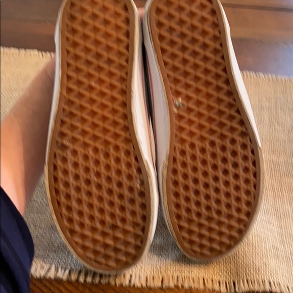 Vans - Picture 6 of 11